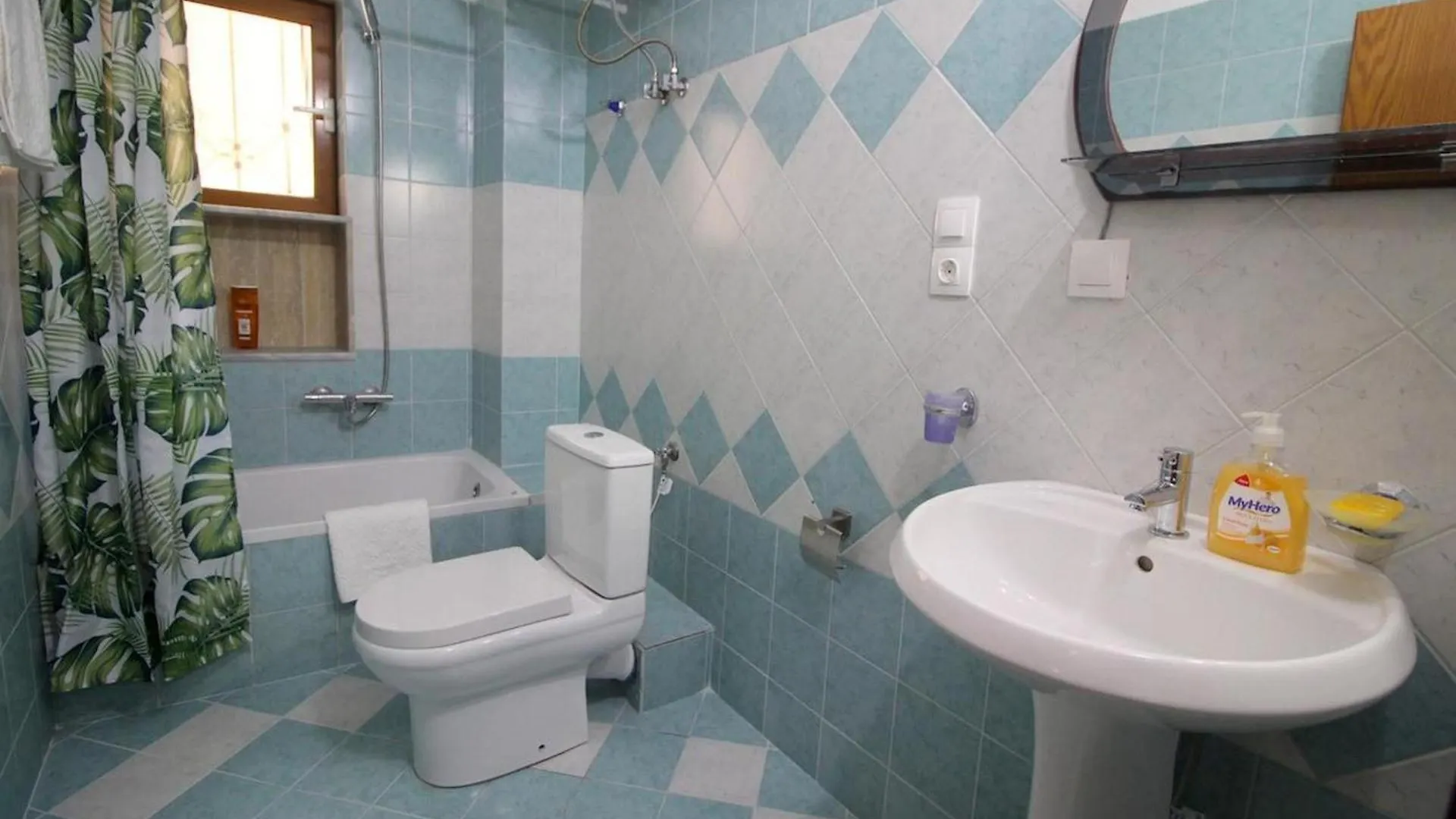 Stunning Sea View 1-Bed Apartment In Sarande 0*,