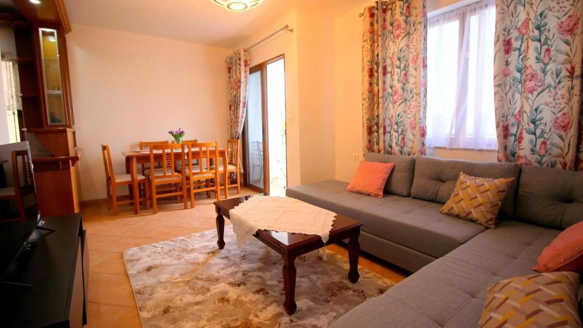 Stunning Sea View 1-Bed Apartment In Sarande 0*,